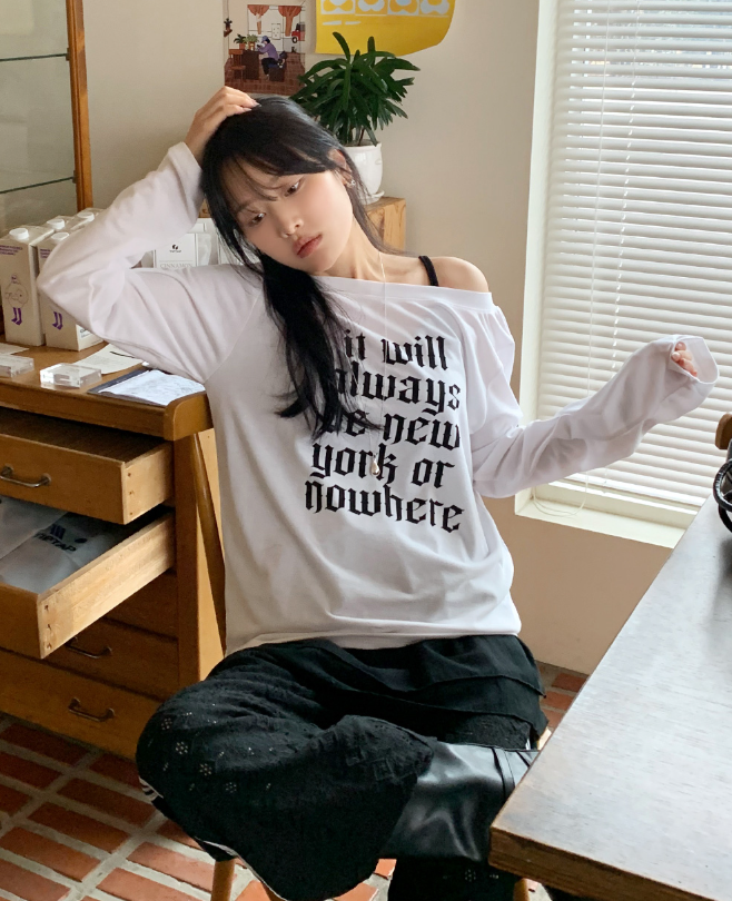 Loose Off Shoulder Tee/ 노웨어01